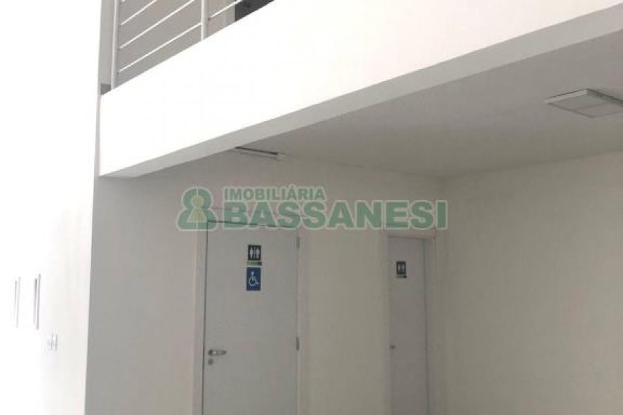Loja com 534m², 5 vagas, no bairro Lourdes em Caxias do Sul para Alugar