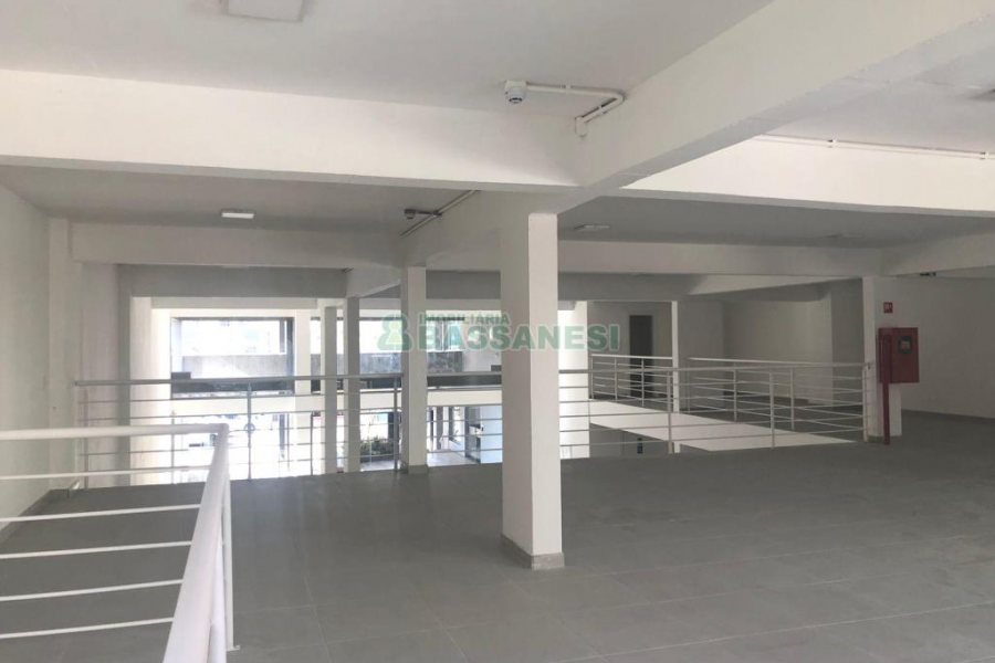 Loja com 534m², 5 vagas, no bairro Lourdes em Caxias do Sul para Alugar