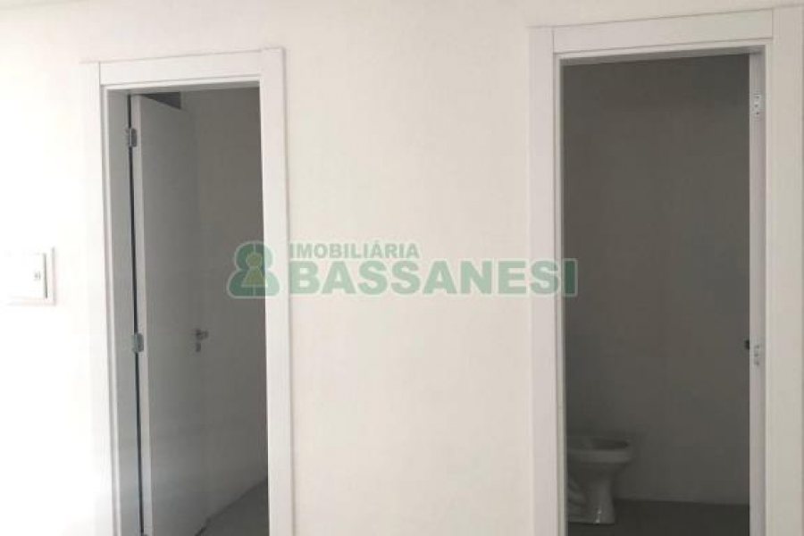 Loja com 534m², 5 vagas, no bairro Lourdes em Caxias do Sul para Alugar