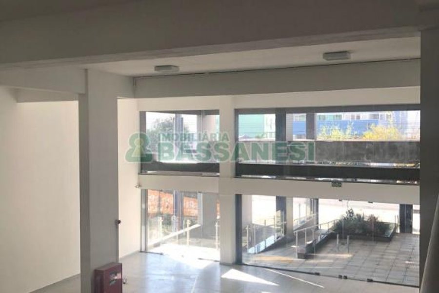 Loja com 534m², 5 vagas, no bairro Lourdes em Caxias do Sul para Alugar