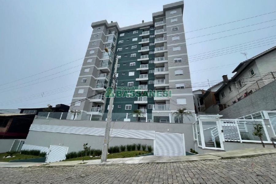 Apartamento com 62m², 2 dormitórios, 1 vaga, no bairro Cinqüentenário em Caxias do Sul para Alugar