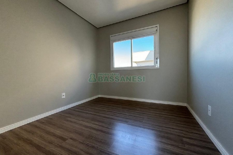 Apartamento com 62m², 2 dormitórios, 1 vaga, no bairro Cinqüentenário em Caxias do Sul para Alugar