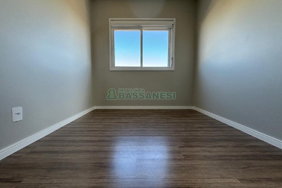 Apartamento com 62m², 2 dormitórios, 1 vaga, no bairro Cinqüentenário em Caxias do Sul para Alugar