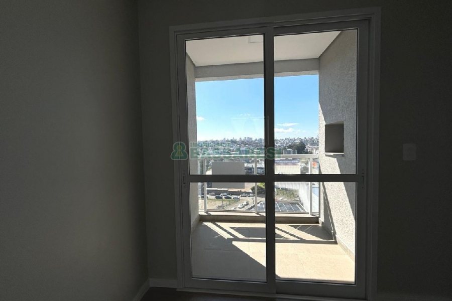 Apartamento com 62m², 2 dormitórios, 1 vaga, no bairro Cinqüentenário em Caxias do Sul para Alugar