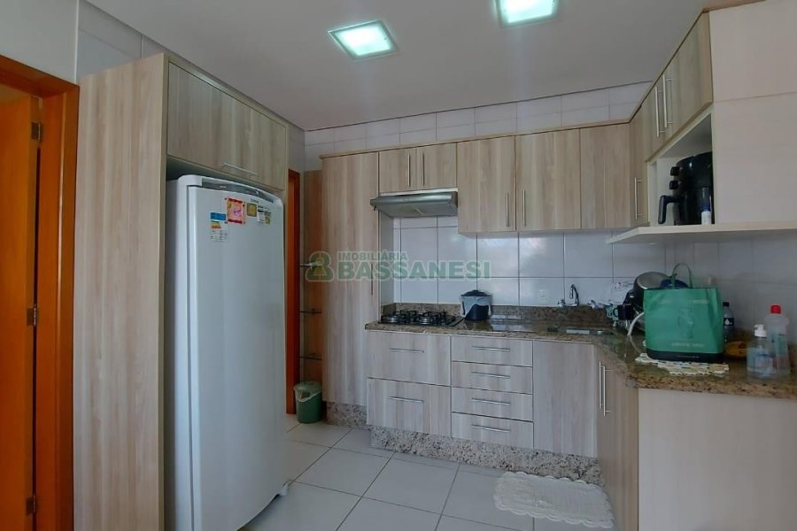 Apartamento com 78m², 3 dormitórios, 1 vaga, no bairro Santa Lúcia em Caxias do Sul para Alugar ou Comprar