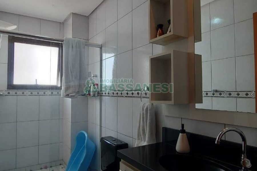 Apartamento com 78m², 3 dormitórios, 1 vaga, no bairro Santa Lúcia em Caxias do Sul para Alugar ou Comprar