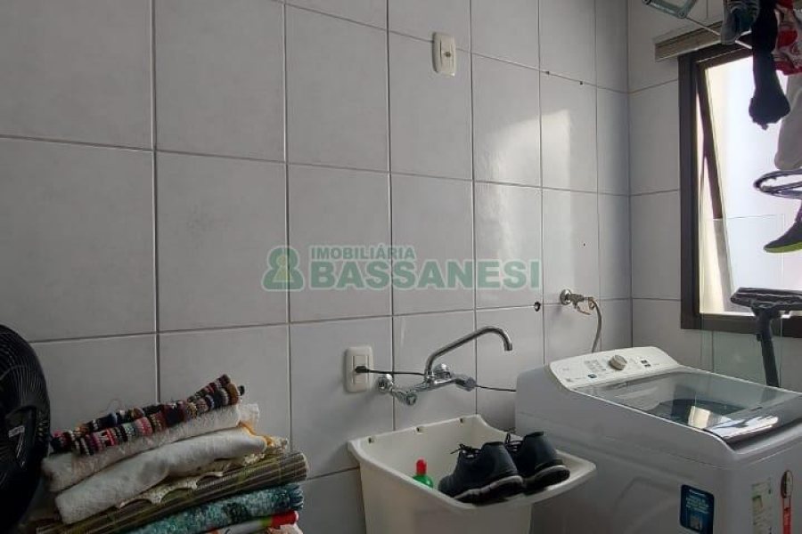 Apartamento com 78m², 3 dormitórios, 1 vaga, no bairro Santa Lúcia em Caxias do Sul para Alugar ou Comprar