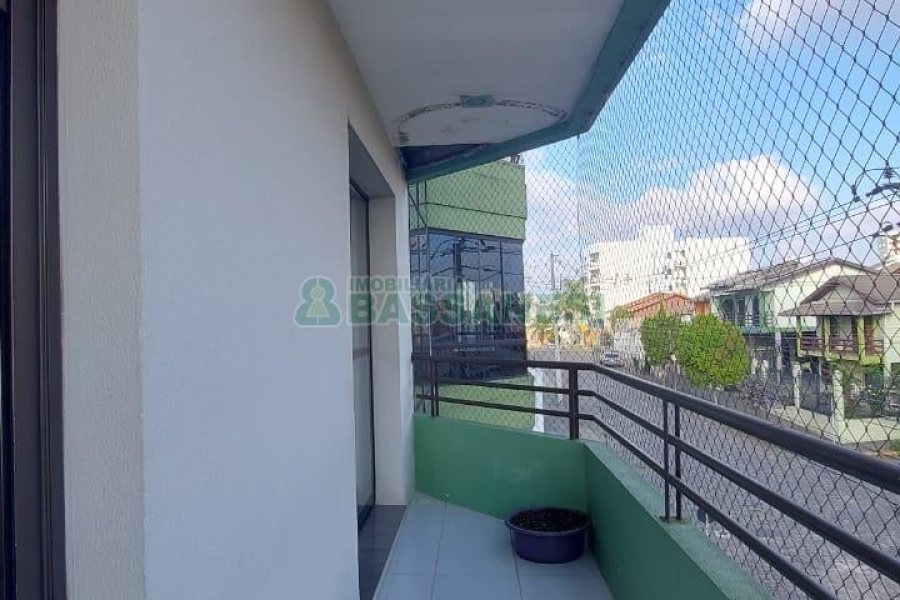 Apartamento com 78m², 3 dormitórios, 1 vaga, no bairro Santa Lúcia em Caxias do Sul para Alugar ou Comprar