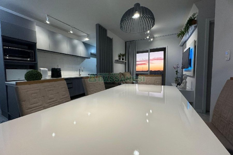 Apartamento com 55m², 2 dormitórios, 1 vaga, no bairro Panazzolo em Caxias do Sul para Comprar