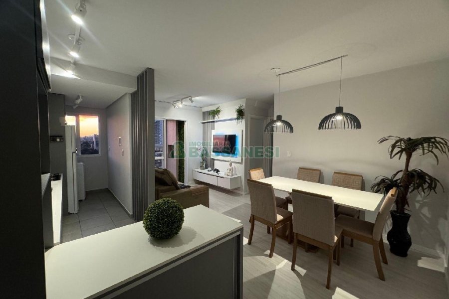 Apartamento com 55m², 2 dormitórios, 1 vaga, no bairro Panazzolo em Caxias do Sul para Comprar