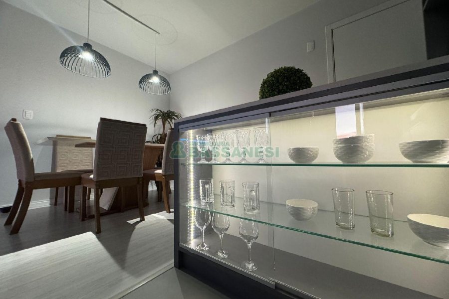 Apartamento com 55m², 2 dormitórios, 1 vaga, no bairro Panazzolo em Caxias do Sul para Comprar