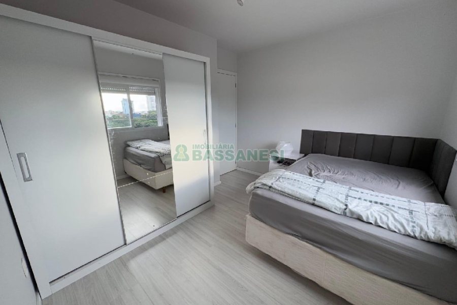 Apartamento com 55m², 2 dormitórios, 1 vaga, no bairro Panazzolo em Caxias do Sul para Comprar