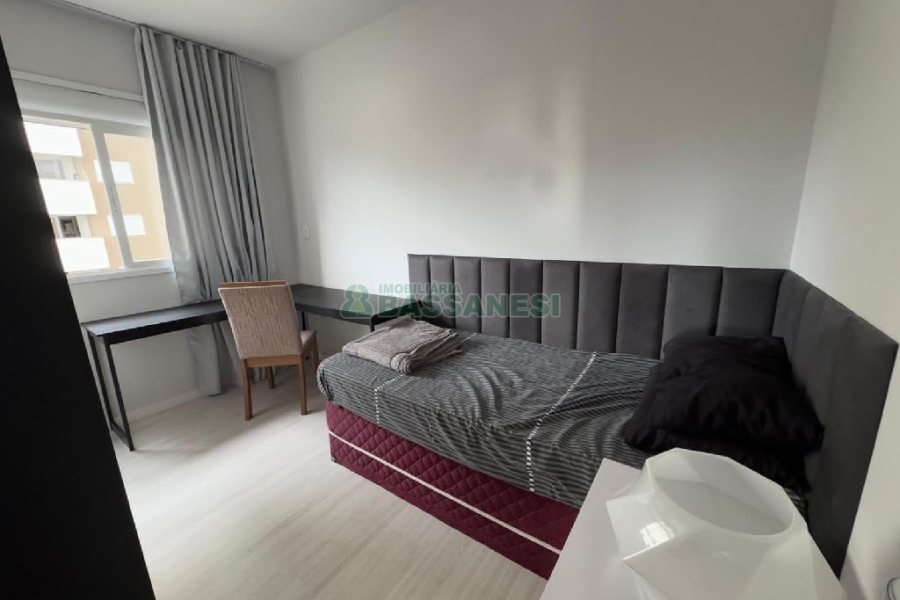 Apartamento com 55m², 2 dormitórios, 1 vaga, no bairro Panazzolo em Caxias do Sul para Comprar