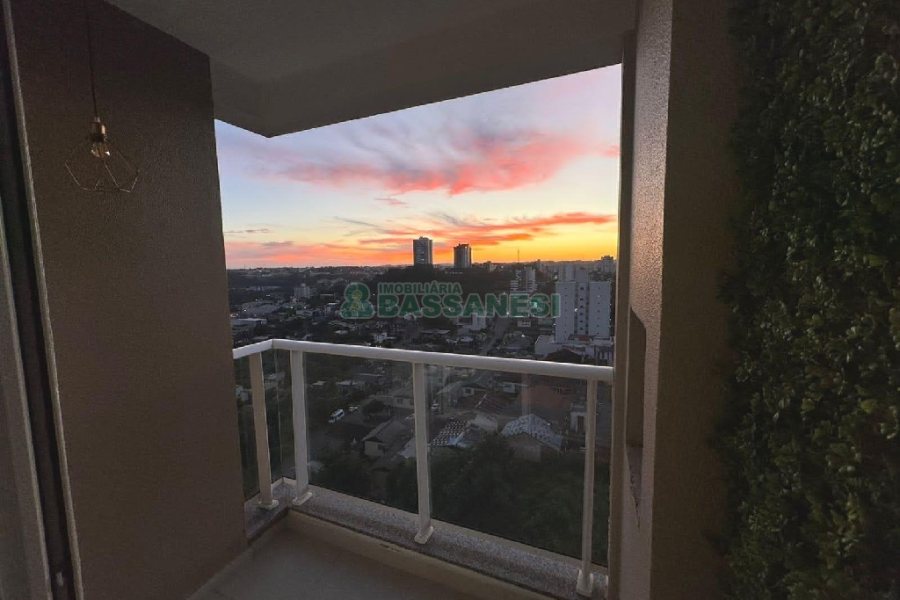 Apartamento com 55m², 2 dormitórios, 1 vaga, no bairro Panazzolo em Caxias do Sul para Comprar