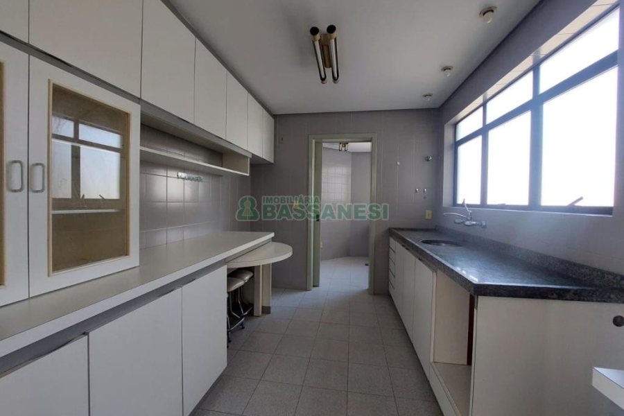 Apartamento com 89m², 1 dormitório, 1 vaga, no bairro Centro em Caxias do Sul para Comprar