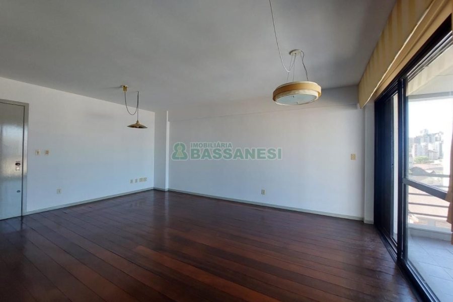 Apartamento com 89m², 1 dormitório, 1 vaga, no bairro Centro em Caxias do Sul para Comprar