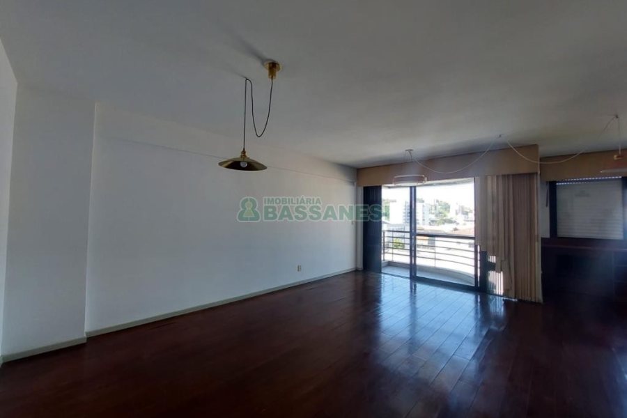Apartamento com 89m², 1 dormitório, 1 vaga, no bairro Centro em Caxias do Sul para Comprar