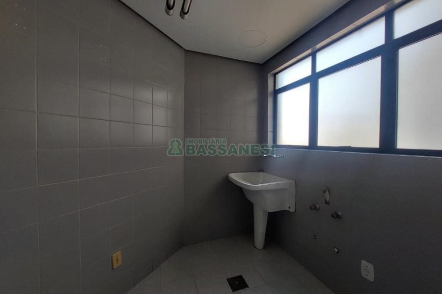 Apartamento com 89m², 1 dormitório, 1 vaga, no bairro Centro em Caxias do Sul para Comprar