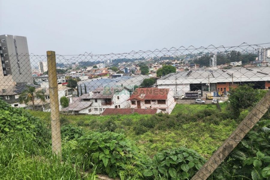 Terreno com 405m², no bairro Colina Sorriso em Caxias do Sul para Comprar