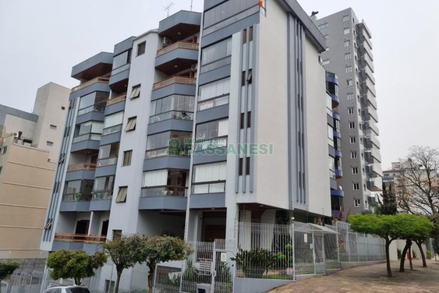 Apartamento com 242m², 3 dormitórios, 3 vagas, no bairro Panazzolo em Caxias do Sul para Comprar