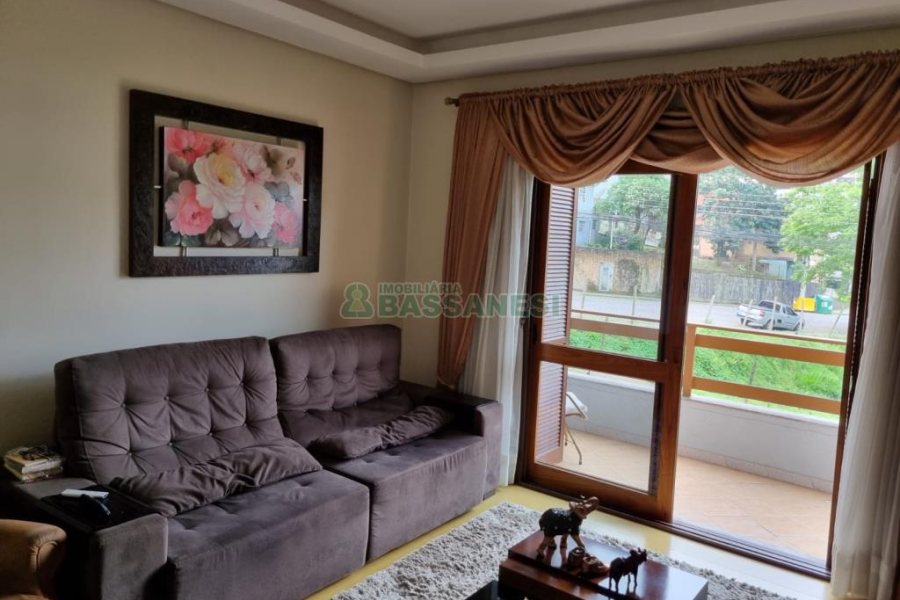 Apartamento com 242m², 3 dormitórios, 3 vagas, no bairro Panazzolo em Caxias do Sul para Comprar