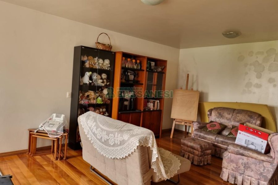 Apartamento com 242m², 3 dormitórios, 3 vagas, no bairro Panazzolo em Caxias do Sul para Comprar