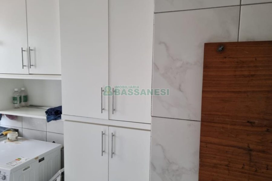 Apartamento com 242m², 3 dormitórios, 3 vagas, no bairro Panazzolo em Caxias do Sul para Comprar