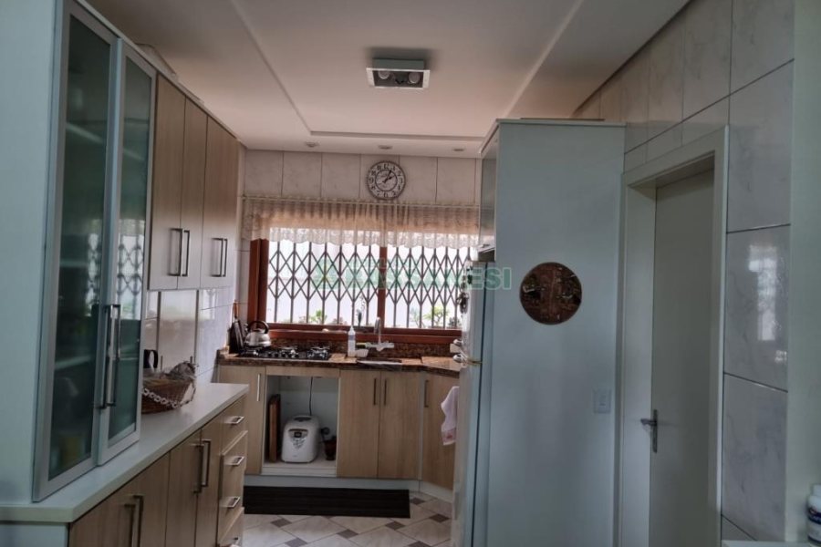 Apartamento com 242m², 3 dormitórios, 3 vagas, no bairro Panazzolo em Caxias do Sul para Comprar