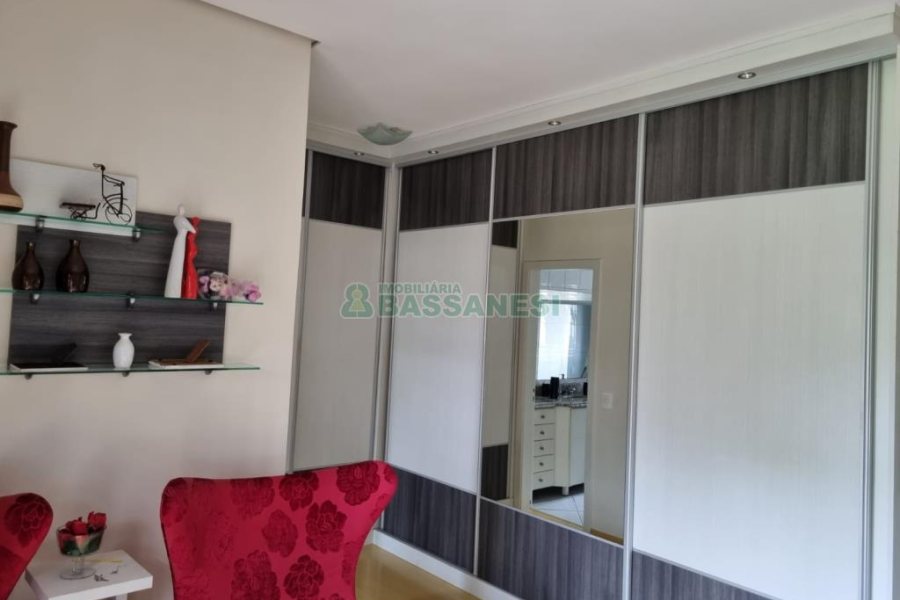 Apartamento com 242m², 3 dormitórios, 3 vagas, no bairro Panazzolo em Caxias do Sul para Comprar