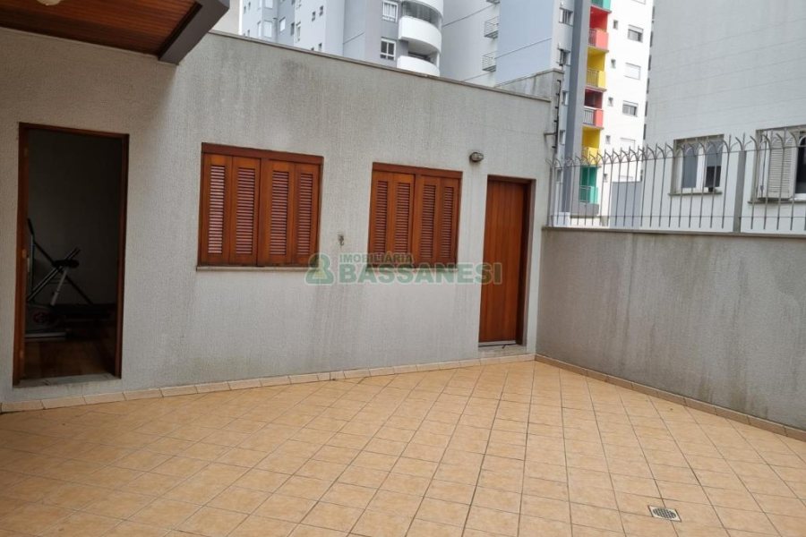 Apartamento com 242m², 3 dormitórios, 3 vagas, no bairro Panazzolo em Caxias do Sul para Comprar