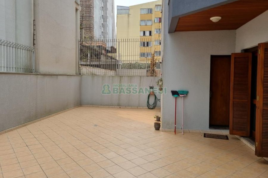 Apartamento com 242m², 3 dormitórios, 3 vagas, no bairro Panazzolo em Caxias do Sul para Comprar