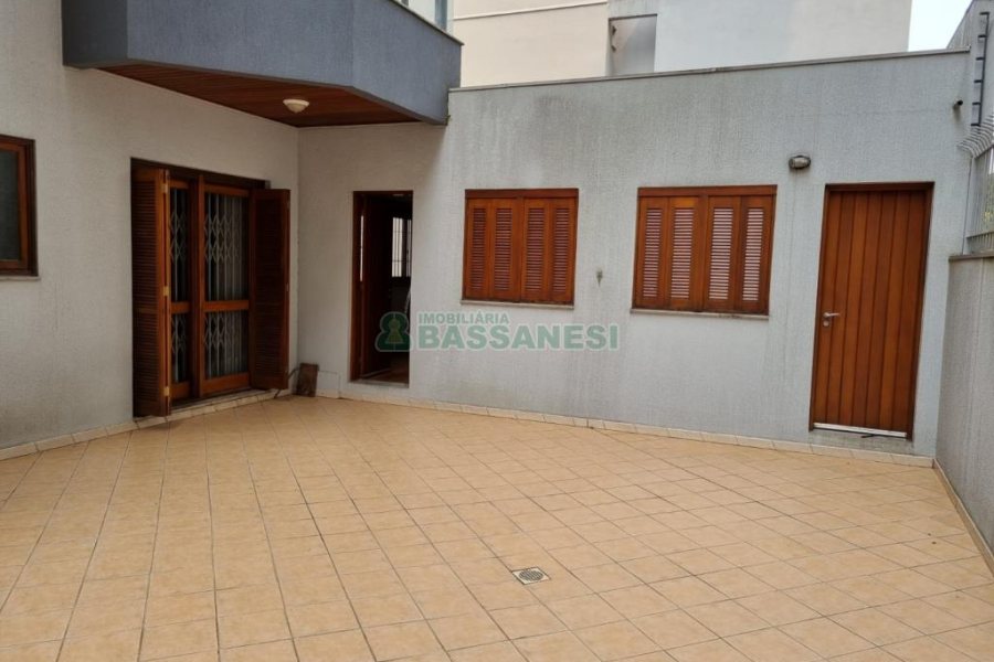Apartamento com 242m², 3 dormitórios, 3 vagas, no bairro Panazzolo em Caxias do Sul para Comprar