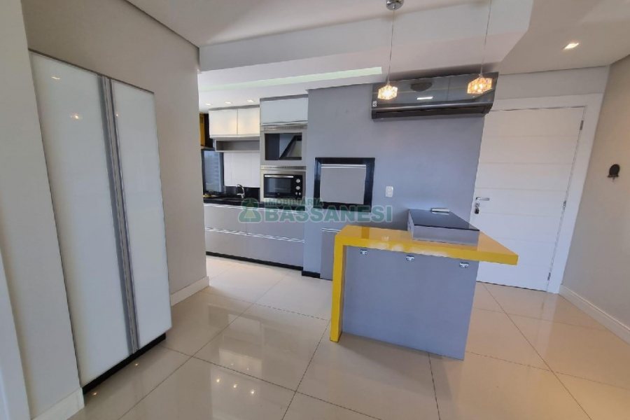 Apartamento com 920m², 2 dormitórios, 4 vagas, no bairro Panazzolo em Caxias do Sul para Alugar