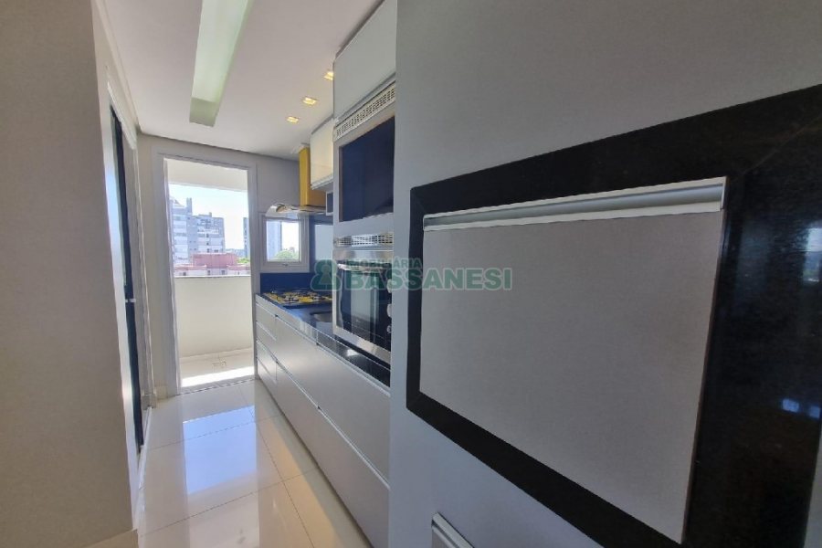 Apartamento com 920m², 2 dormitórios, 4 vagas, no bairro Panazzolo em Caxias do Sul para Alugar