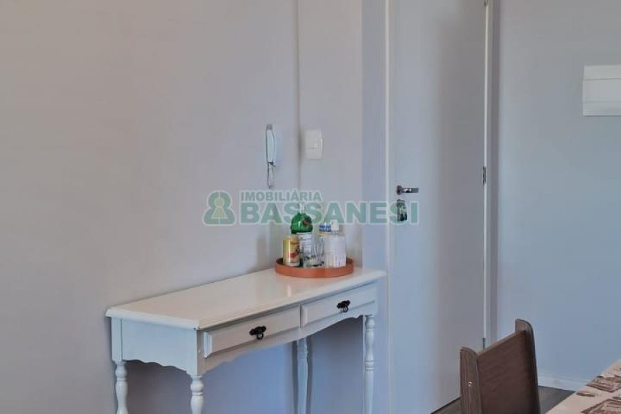 Apartamento com 49m², 2 dormitórios, 2 vagas, no bairro Nossa Senhora do Rosário em Caxias do Sul para Comprar