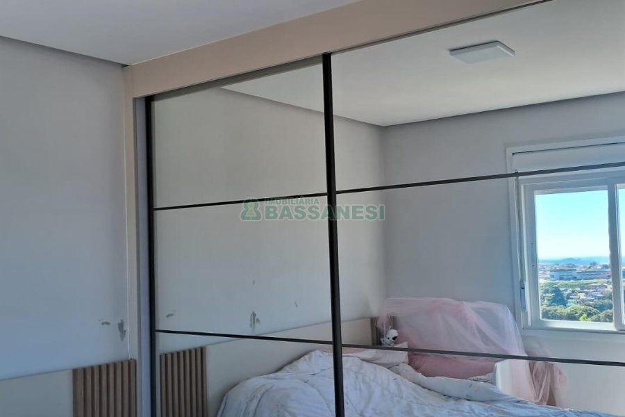 Apartamento com 49m², 2 dormitórios, 2 vagas, no bairro Nossa Senhora do Rosário em Caxias do Sul para Comprar