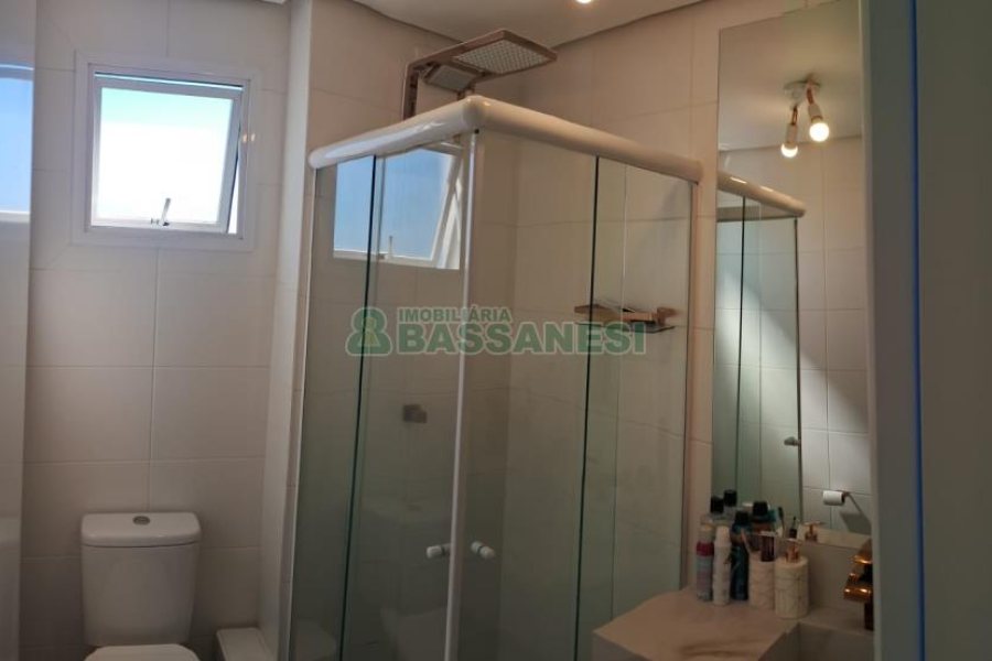 Apartamento com 49m², 2 dormitórios, 2 vagas, no bairro Nossa Senhora do Rosário em Caxias do Sul para Comprar