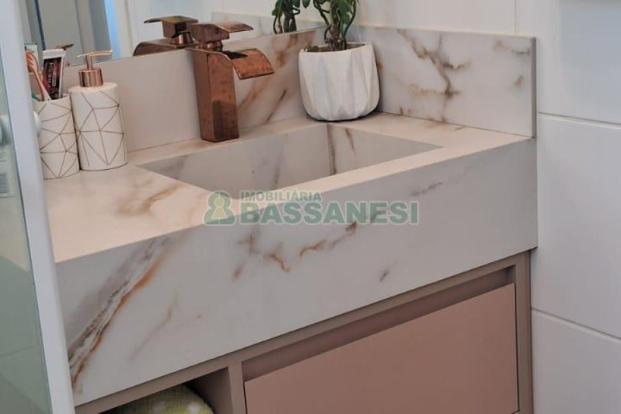 Apartamento com 49m², 2 dormitórios, 2 vagas, no bairro Nossa Senhora do Rosário em Caxias do Sul para Comprar