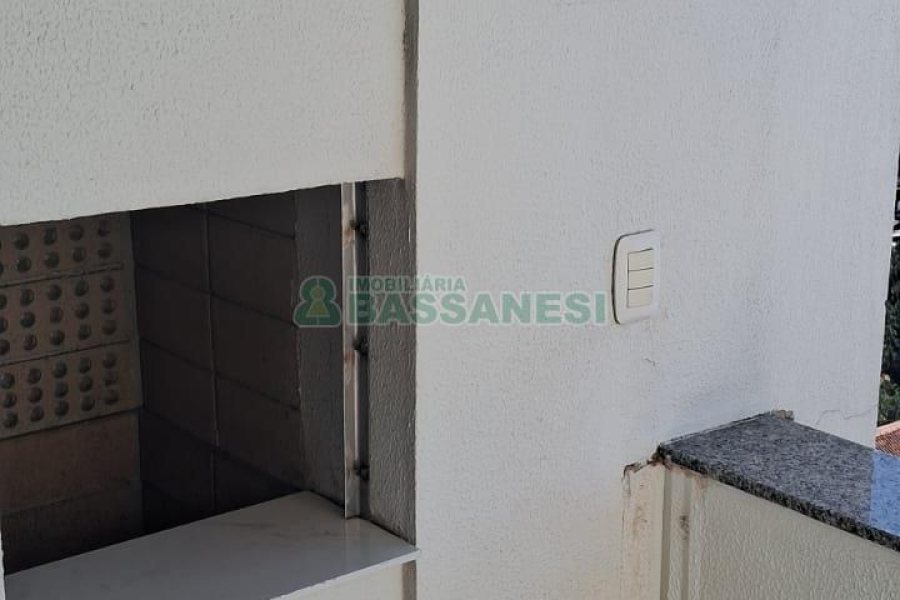 Apartamento com 49m², 2 dormitórios, 2 vagas, no bairro Nossa Senhora do Rosário em Caxias do Sul para Comprar