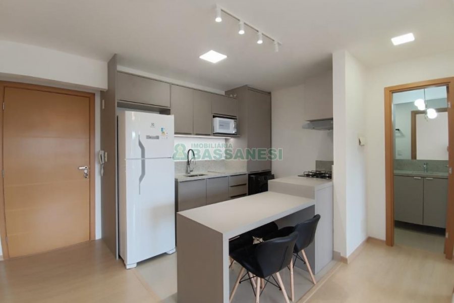 Apto Mobiliado com 55m², 1 dormitório, 1 vaga, no bairro Centro em Caxias do Sul para Alugar