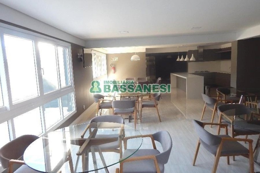 Apto Mobiliado com 55m², 1 dormitório, 1 vaga, no bairro Centro em Caxias do Sul para Alugar