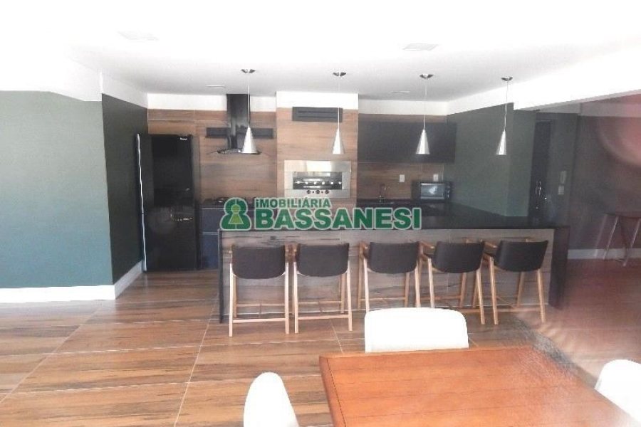 Apto Mobiliado com 55m², 1 dormitório, 1 vaga, no bairro Centro em Caxias do Sul para Alugar