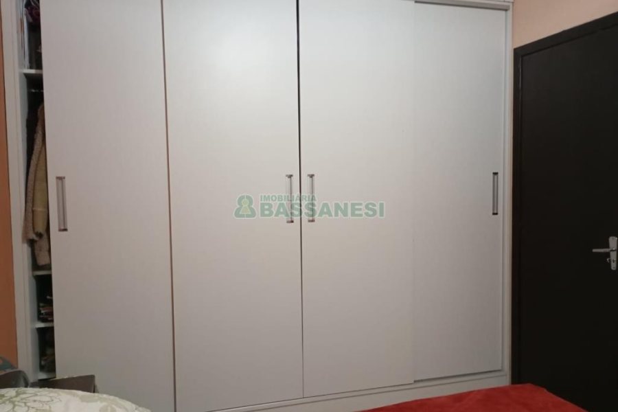 Casa com 288m², 3 dormitórios, 5 vagas, no bairro Charqueadas em Caxias do Sul para Comprar