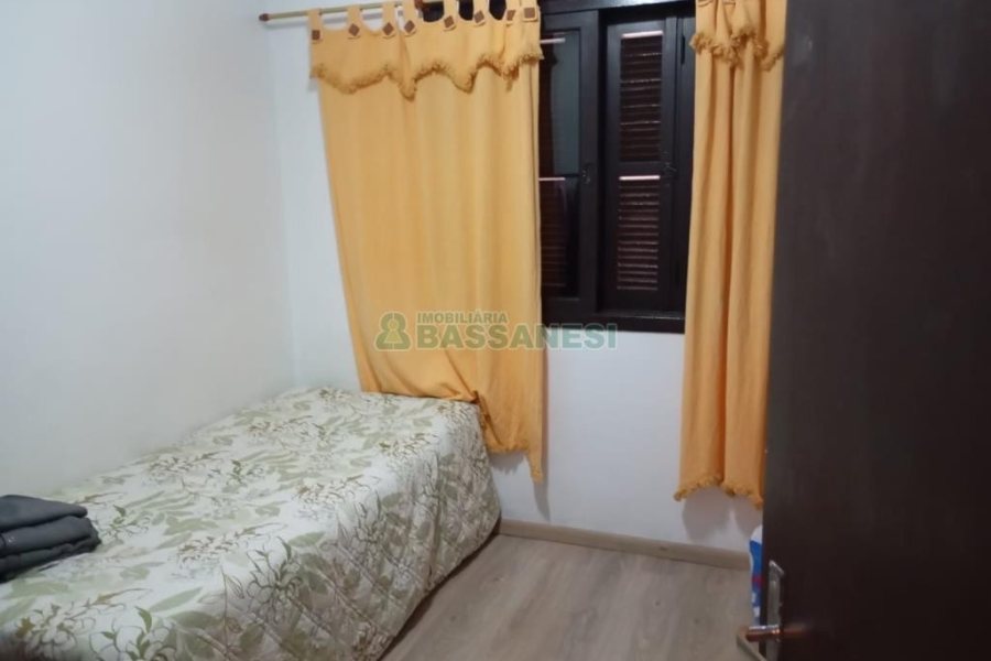 Casa com 288m², 3 dormitórios, 5 vagas, no bairro Charqueadas em Caxias do Sul para Comprar