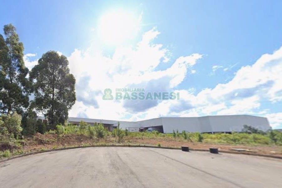 Terreno com 5339m², no bairro Desvio Rizzo em Caxias do Sul para Comprar