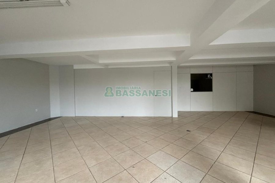 Loja com 101m², no bairro São Pelegrino em Caxias do Sul para Alugar