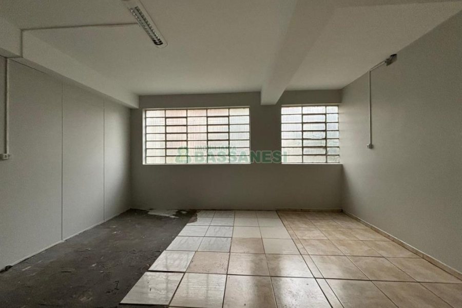 Loja com 101m², no bairro São Pelegrino em Caxias do Sul para Alugar