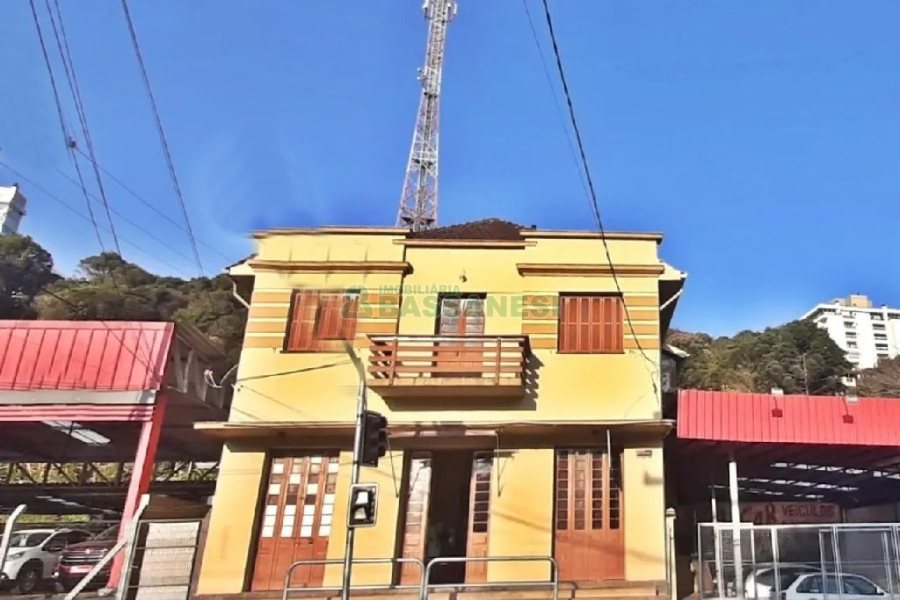 Casa Comercial com 70m², 3 dormitórios, no bairro São Leopoldo em Caxias do Sul para Alugar