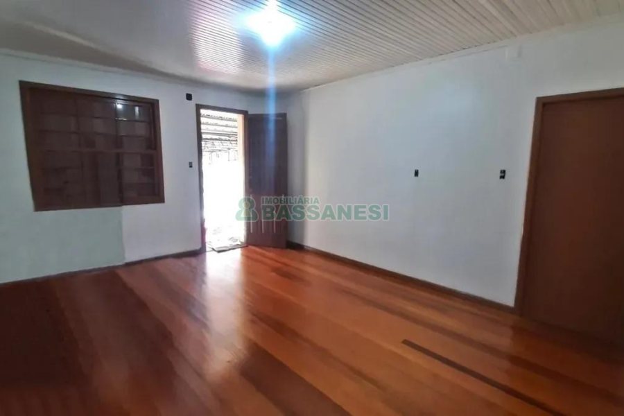 Casa Comercial com 70m², 3 dormitórios, no bairro São Leopoldo em Caxias do Sul para Alugar