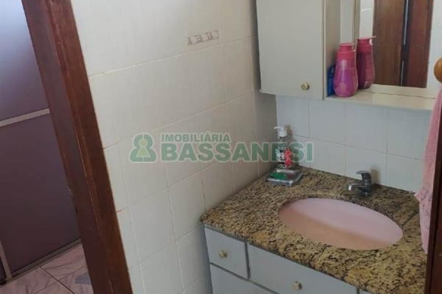 Casa com 100m², 3 dormitórios, 1 vaga, no bairro Bela Vista em Caxias do Sul para Comprar